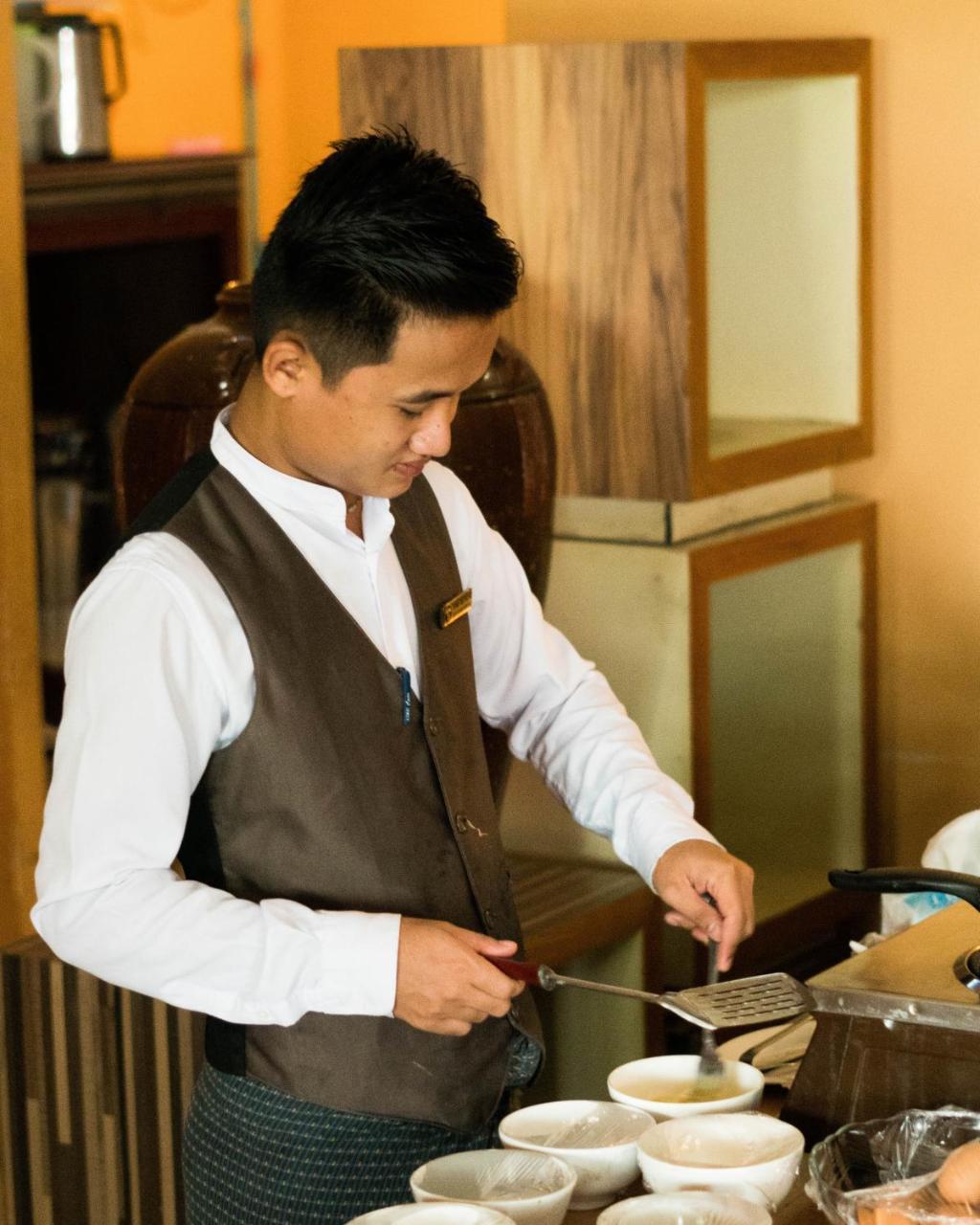 Hotel 63 Yangon Dış mekan fotoğraf